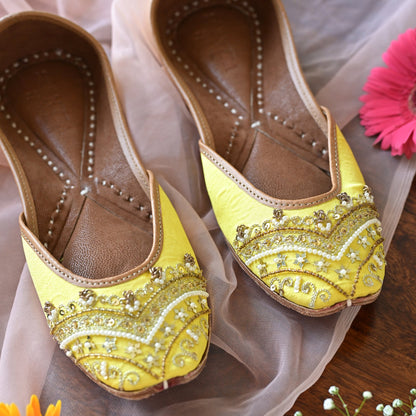 Mariam Embellished Juttis