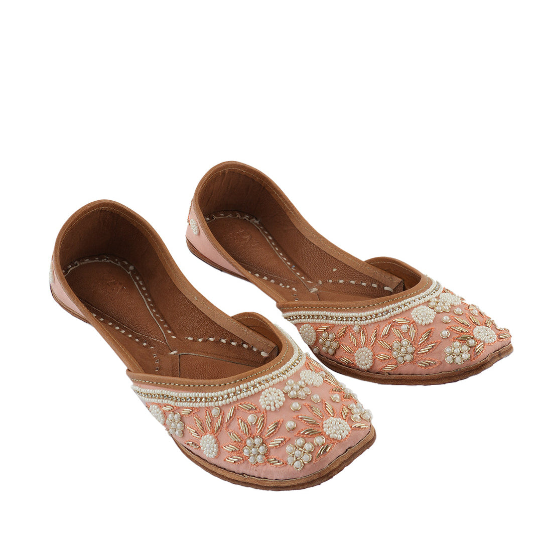 Amira Threadwork Juttis