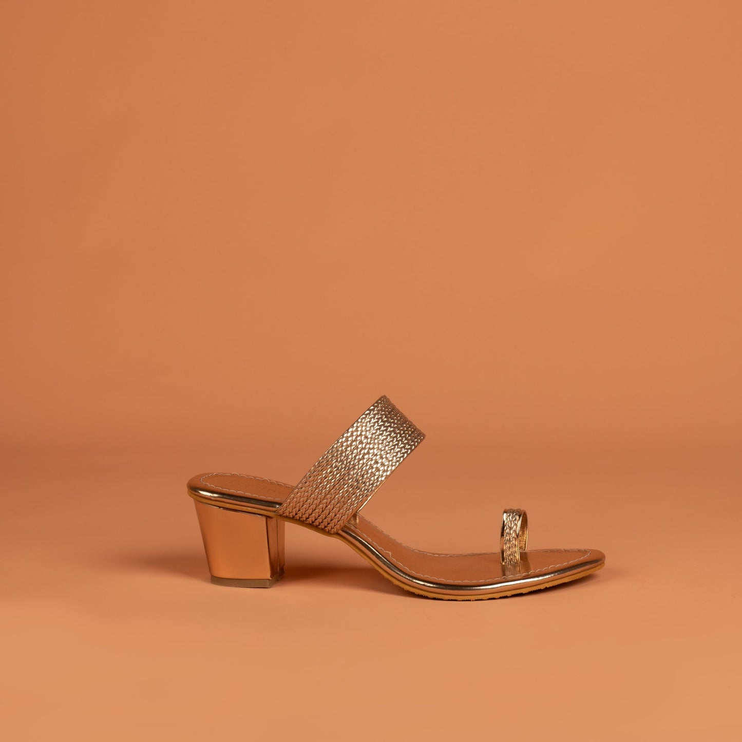 Amari Textured Kolhapuri Heels