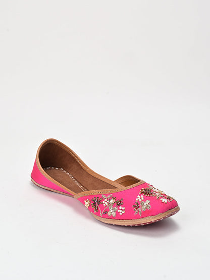 Dina Embellished Juttis