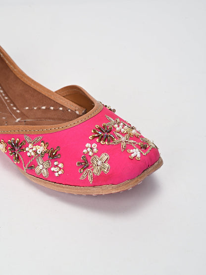 Dina Embellished Juttis