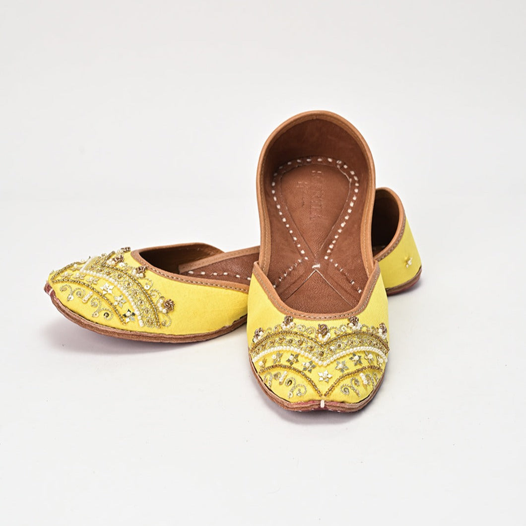 Mariam Embellished Juttis