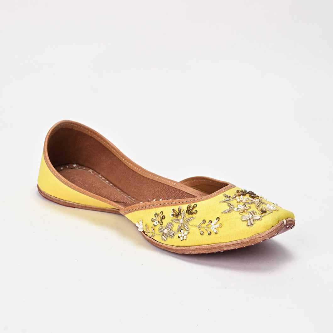 Samara Embellished Juttis