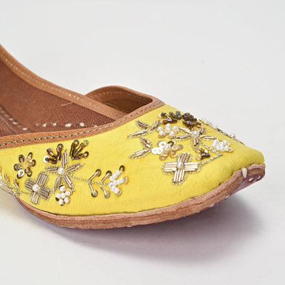 Samara Embellished Juttis