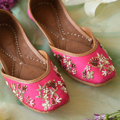 Dina Embellished Juttis