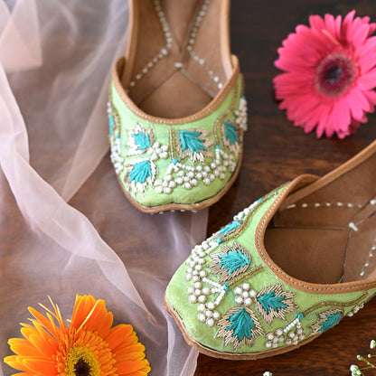 Dina Embellished Juttis