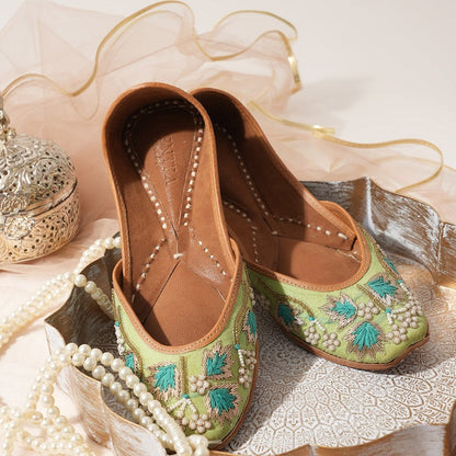 Dina Embellished Juttis