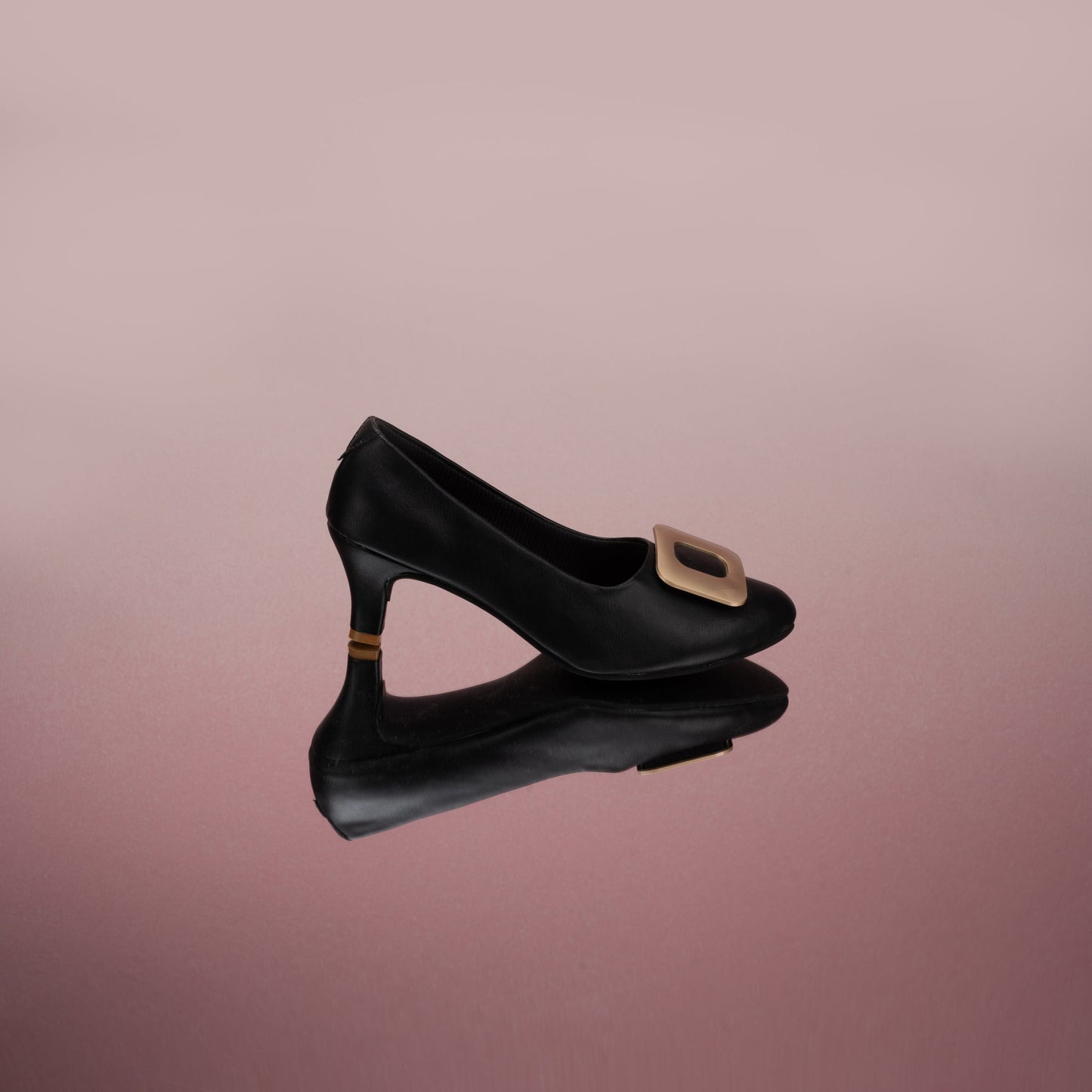 Betty Solid Pumps