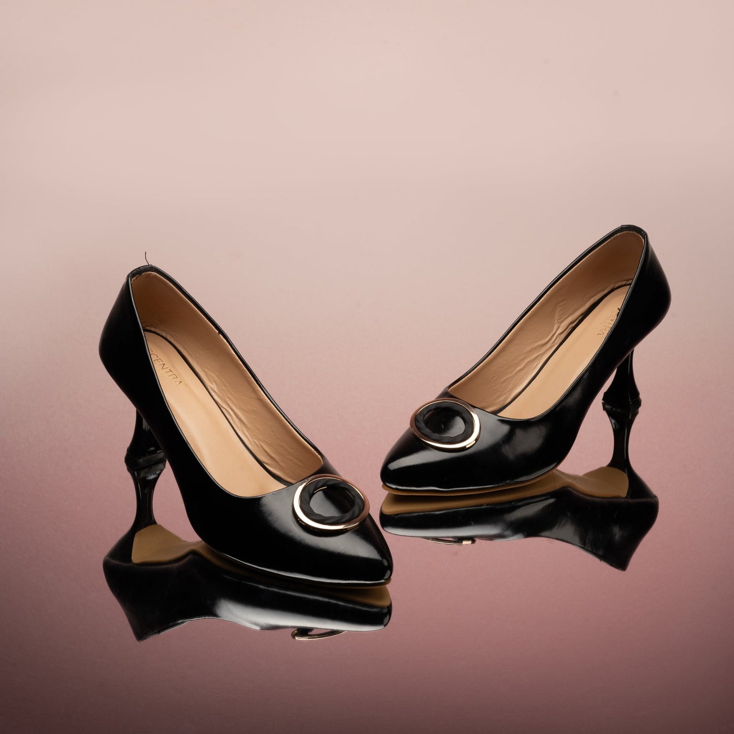 Daniela Solid Pumps With Buckle