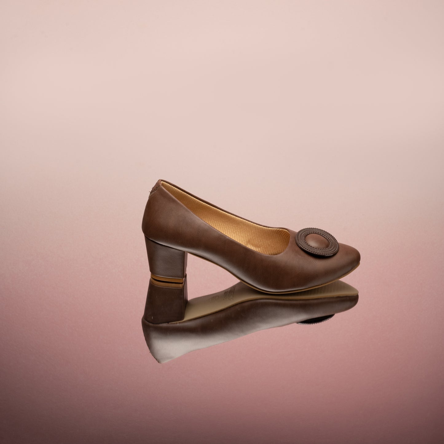Conie Solid Pumps With Buckle